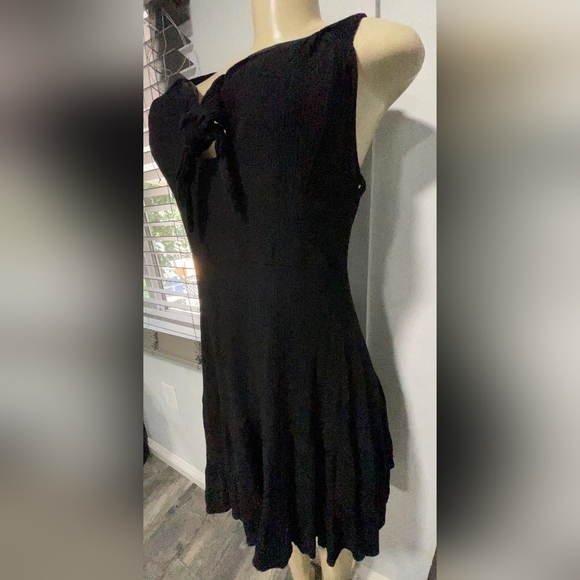 😍Elegant Black Sleeveless Dress Size L😍 - Picture 3 of 9